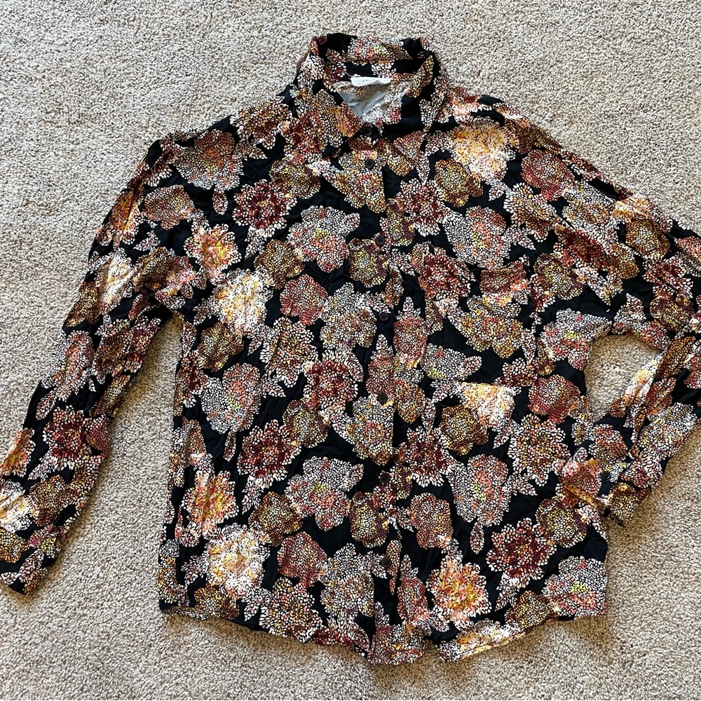 Women’s Floral Patterned Button Down Shirt- Size Small